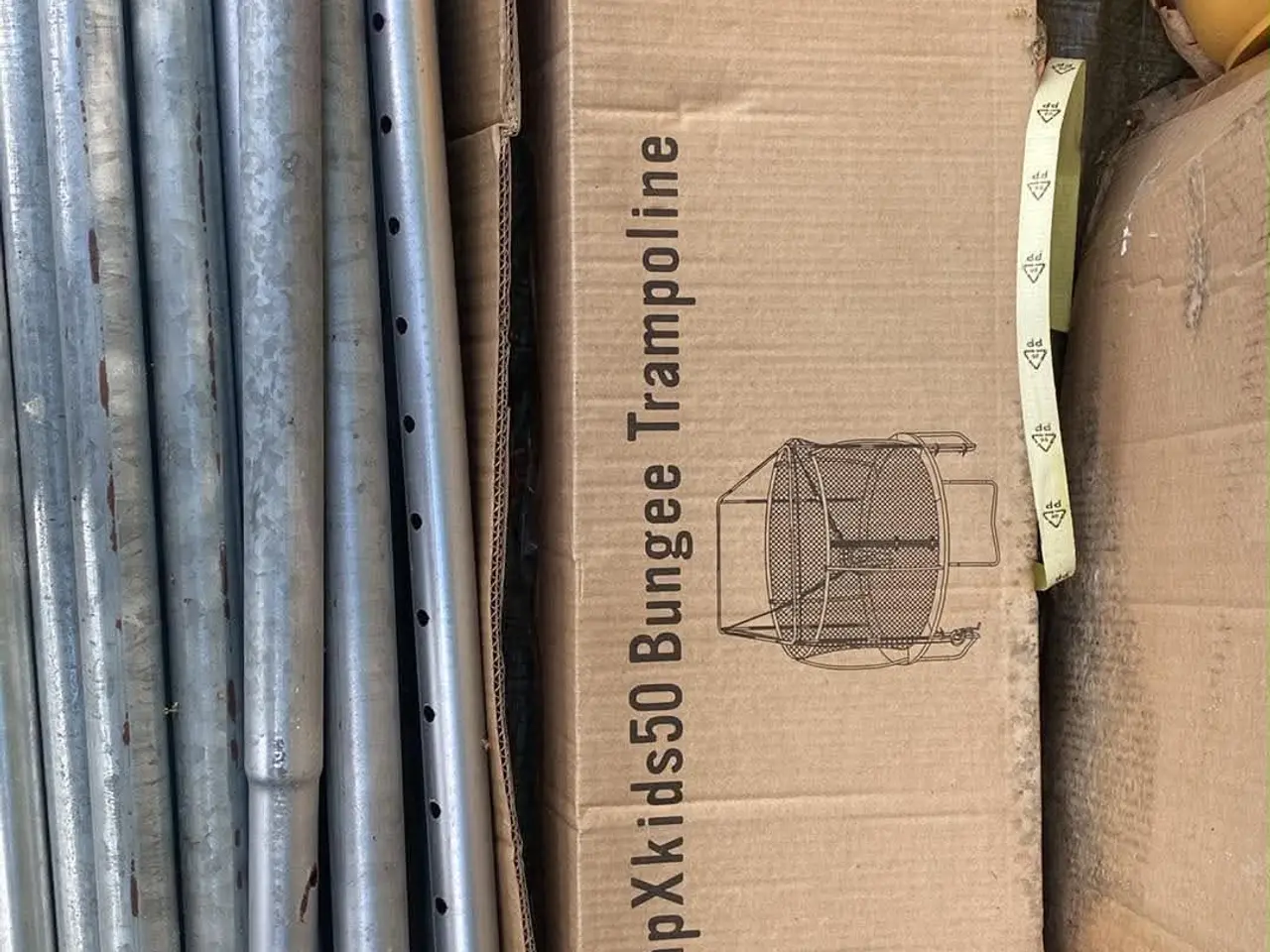 Billede 1 - Bungee JumpXfun Kids hoppefladen er ophængt i elas