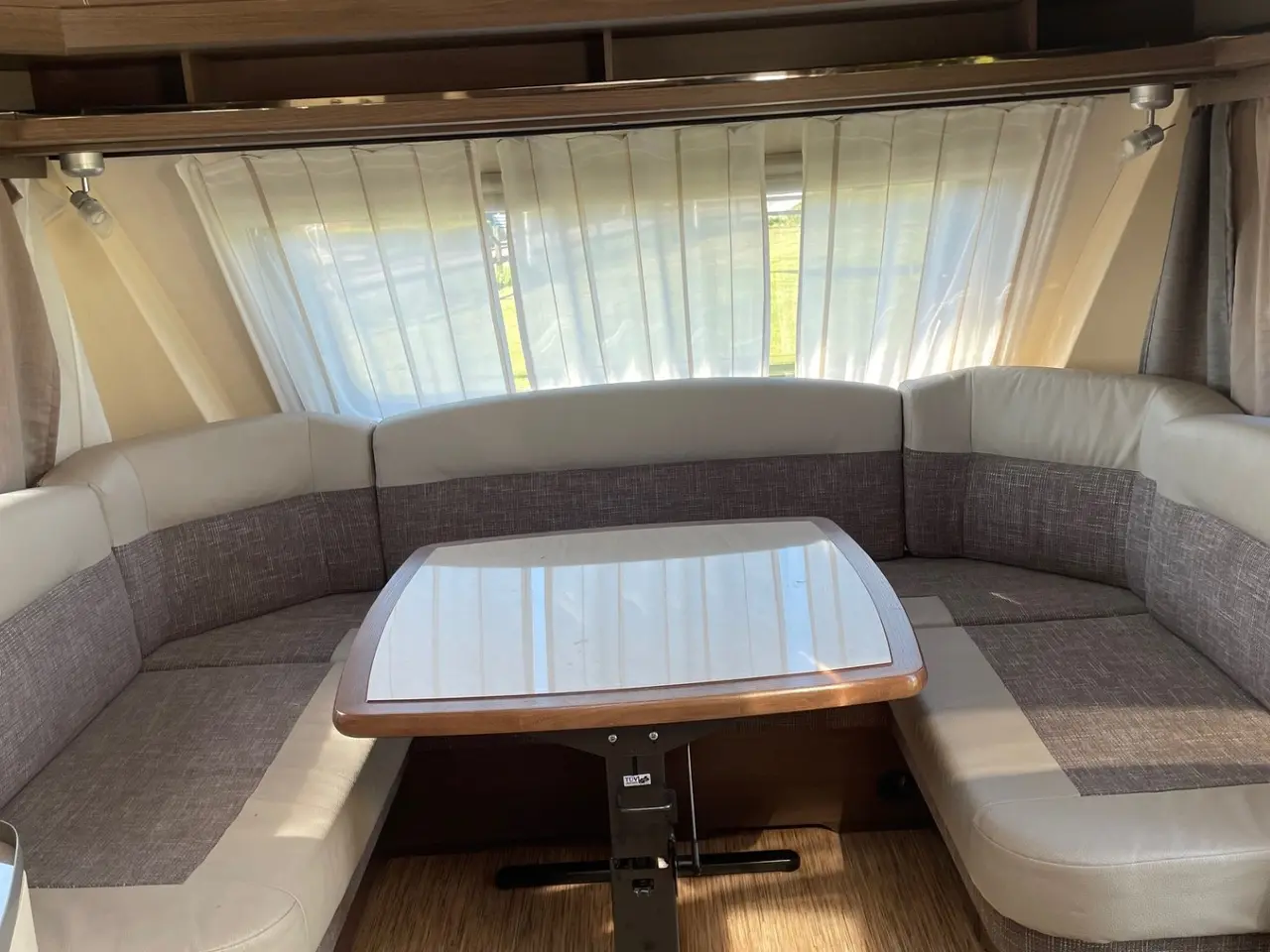 Billede 2 - Campingvogn - Hobby Prestige 650 KFU 2015 