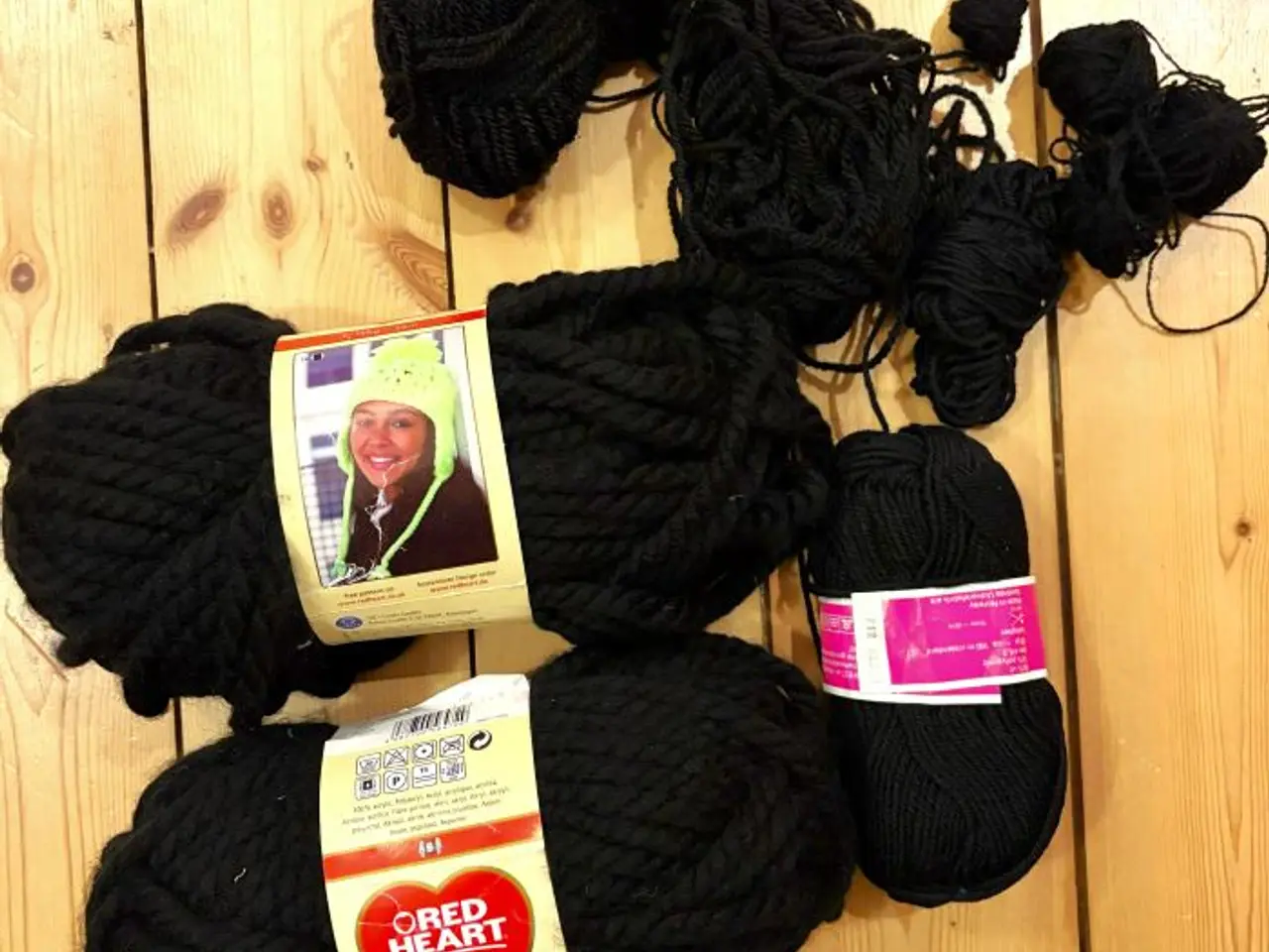 Billede 3 - Sort, super-chunky garn + lidt rester