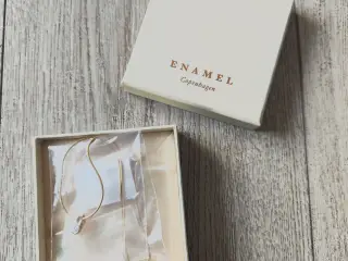 Enamel Masha halskæde *NY*