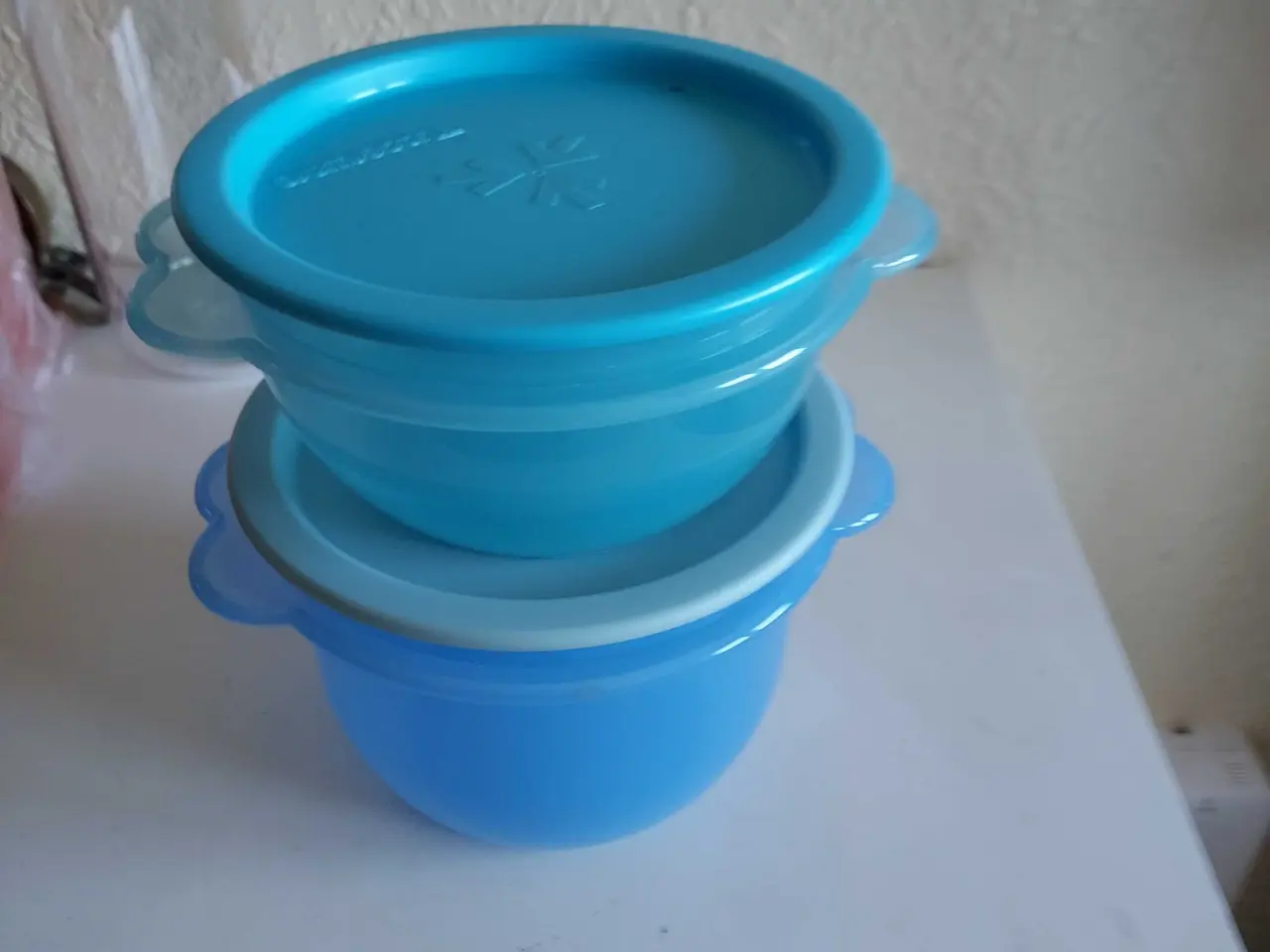 Billede 1 - Tupperware 2 stk stjerne skåle