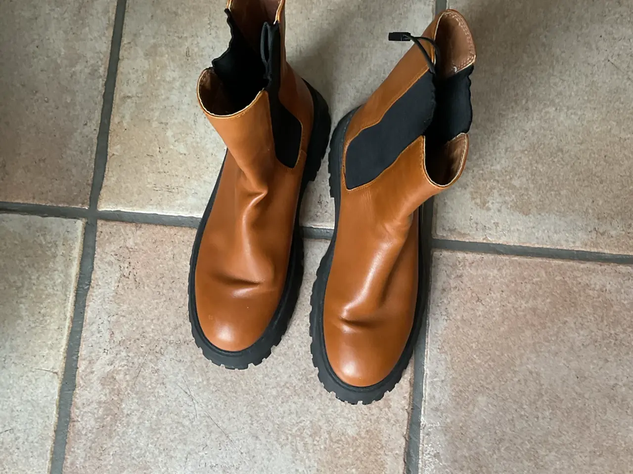 Billede 1 - Super lækker støvle fra Zara.