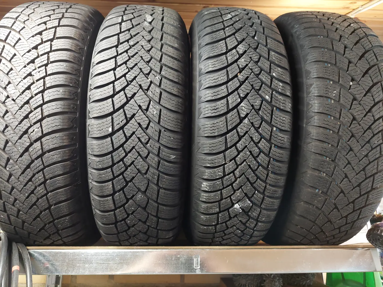 Billede 2 - har4 stk 185/65R15 TXL barum vinterdæk til salg