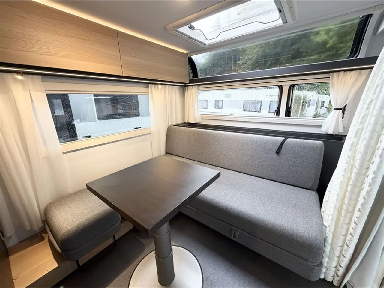 Billede 10 - 2022 - Adria Astella 754 DP Queensbed-Alde-Gulvvarme-El Thule markise
