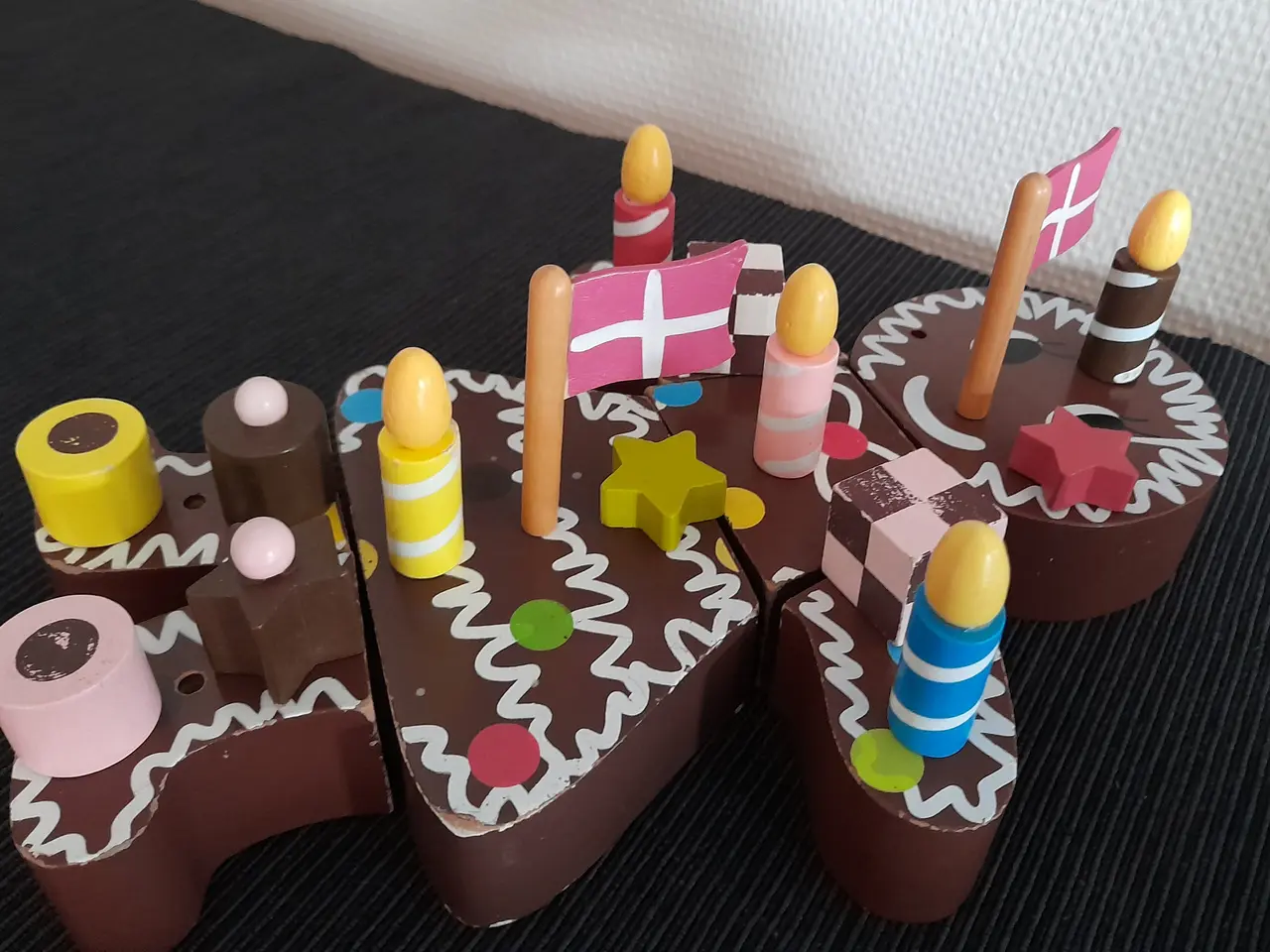 Billede 9 - Mamamemo kagekone med flag, lys og slik.