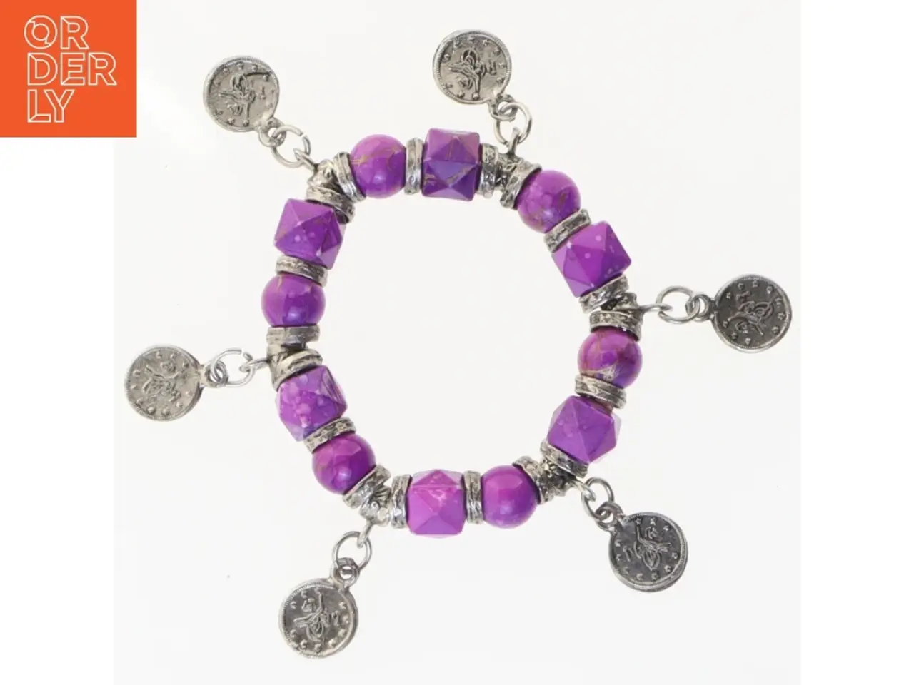 Billede 4 - Lilla armbånd med charms (str. Ø 6 cm)
