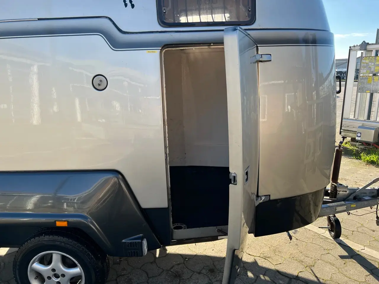 Billede 2 - Hestetrailer fra Camp-Let Mustang