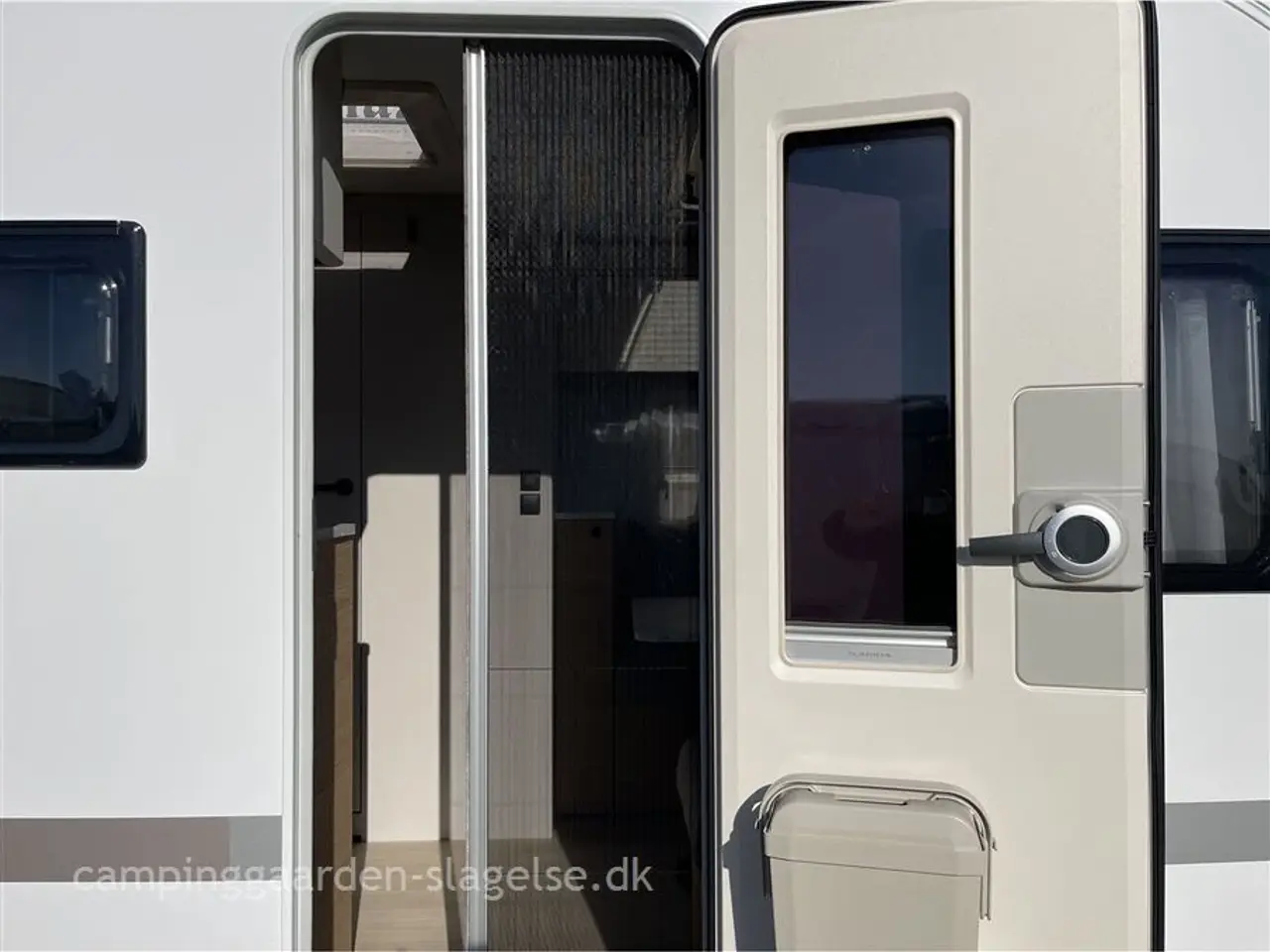 Billede 3 - 2026 - Adria Adora 532 UL NY MODEL - PÅ LAGER - Adria Adora 532 UL – Komfort og fleksibilitet på hjul!