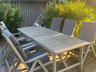 Havebord med 6 stole og hynder 