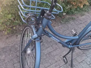 Elcykel uden lader med lidt skrammer