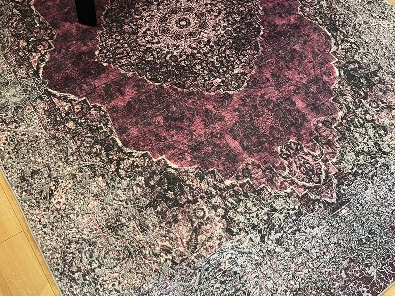 Billede 2 - Flot tæppe 160x230 - ubrugt