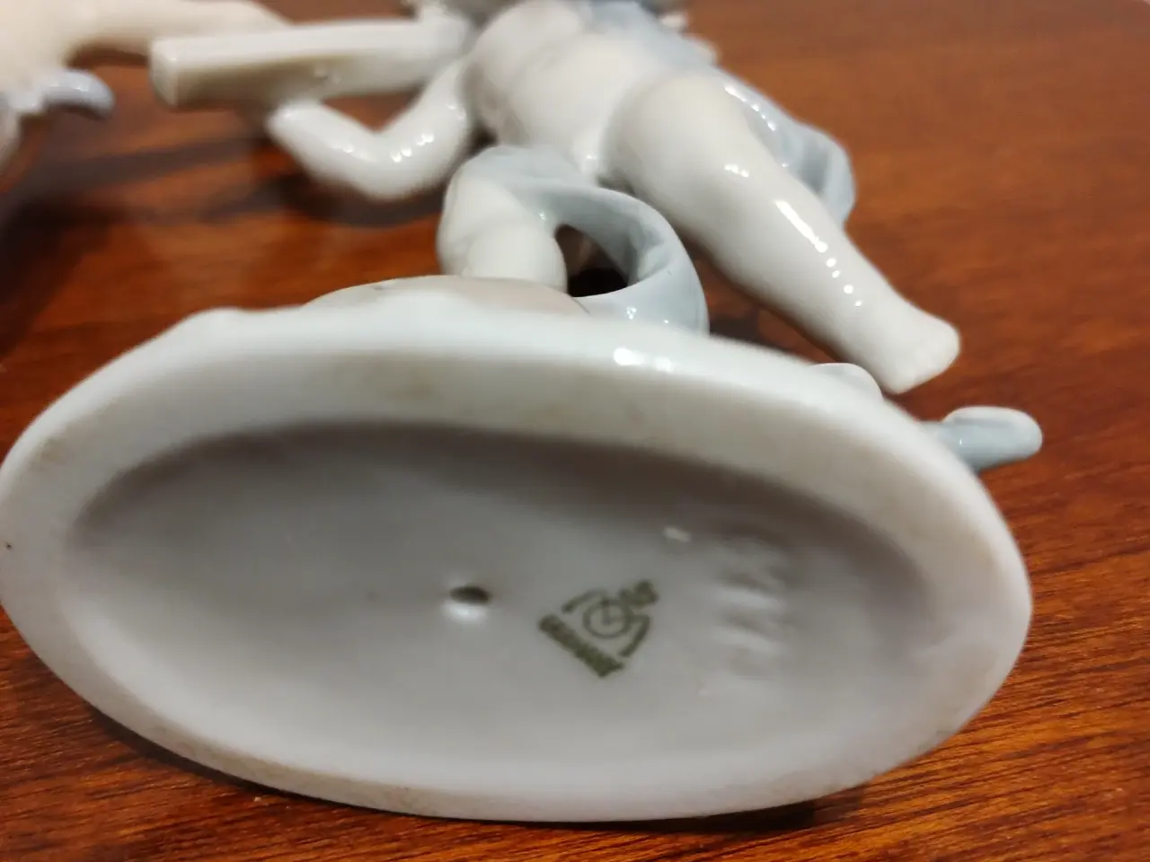 Billede 5 - Flot porcelæns figur