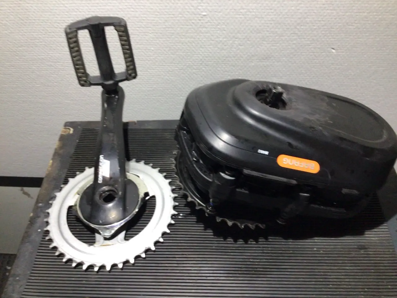 Billede 1 - Bafang centermotor  med ledningsnet 