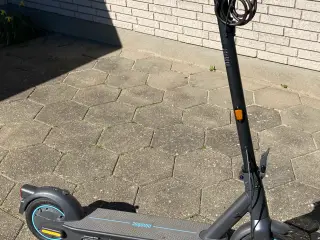 EL LØBEHJUL Segway Ninebot MAX G30D II