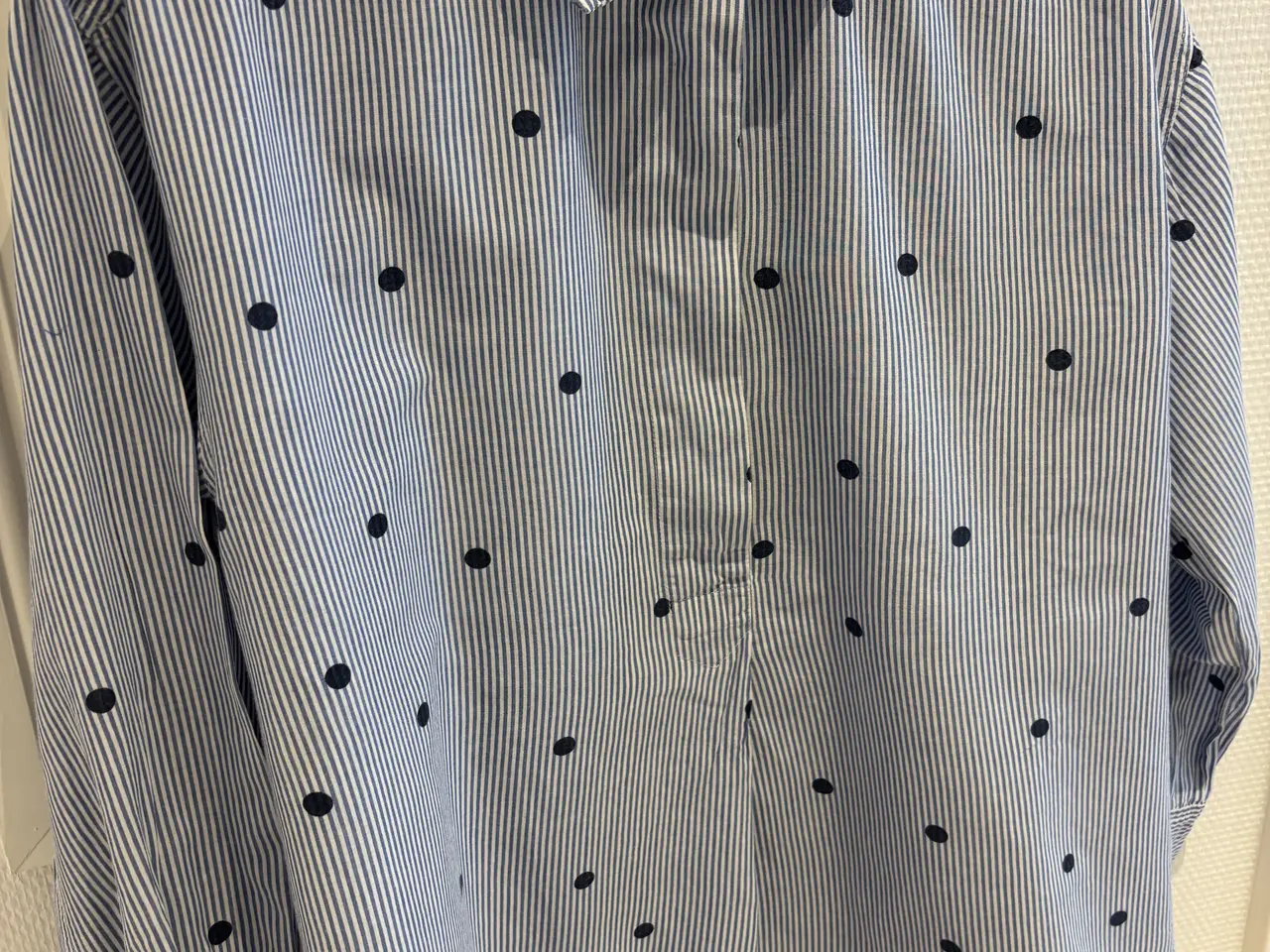 Billede 4 - Skjorte Ny 250kr