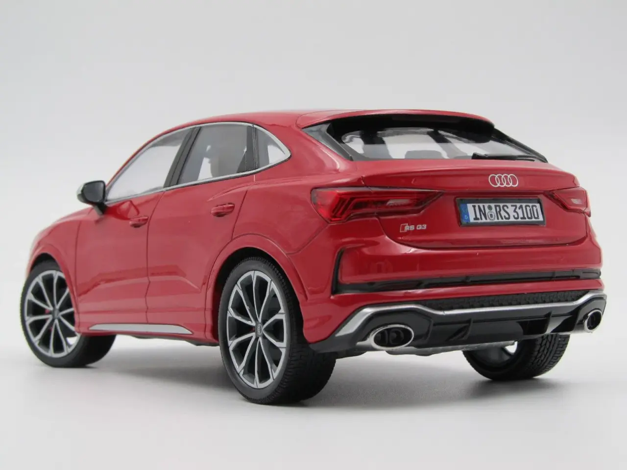 Billede 8 - 2019 Audi RSQ3 Sportback 1:18 MINICHAMPS