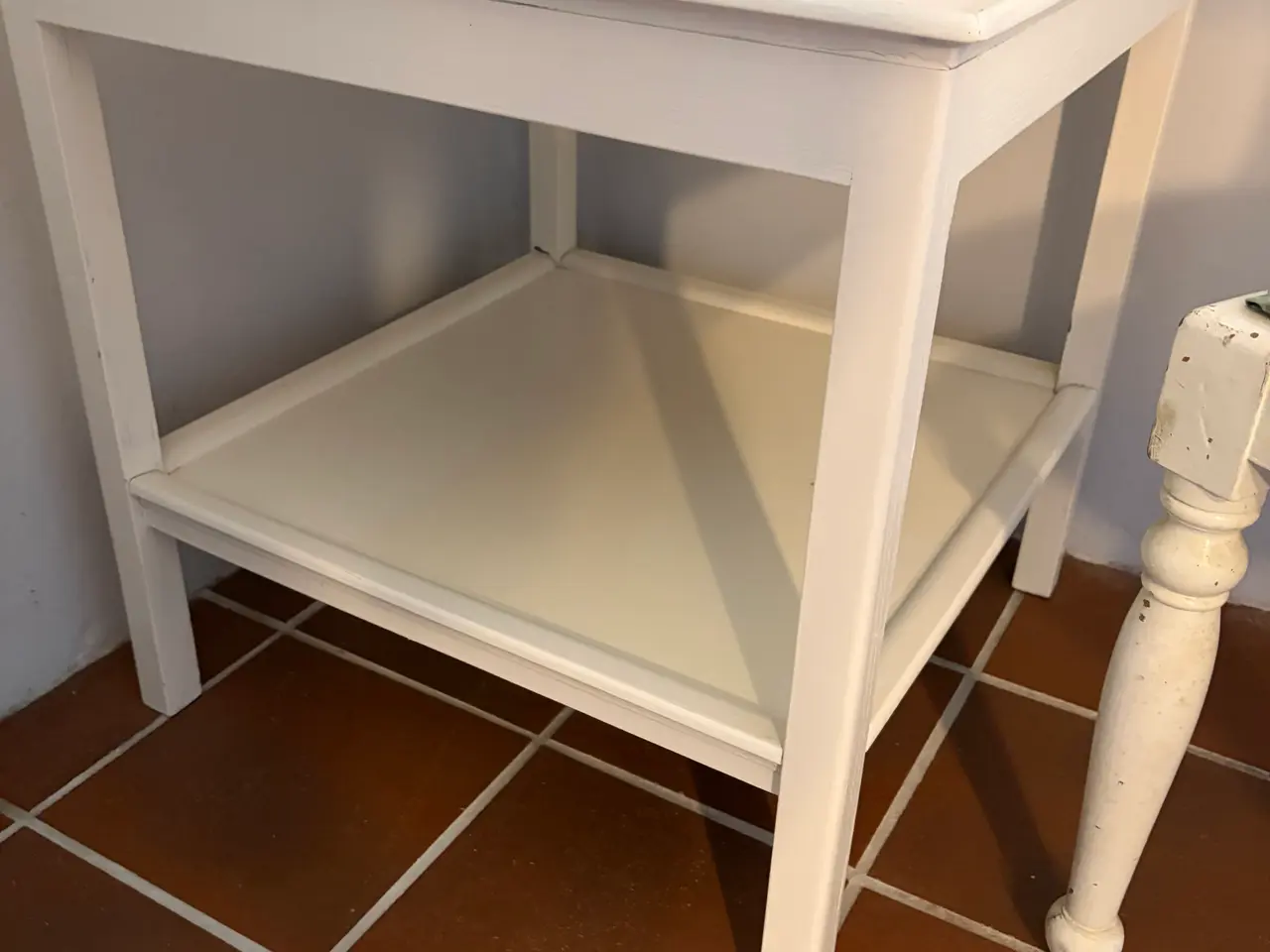 Billede 2 - Hvidmalet sofabord / lampebord