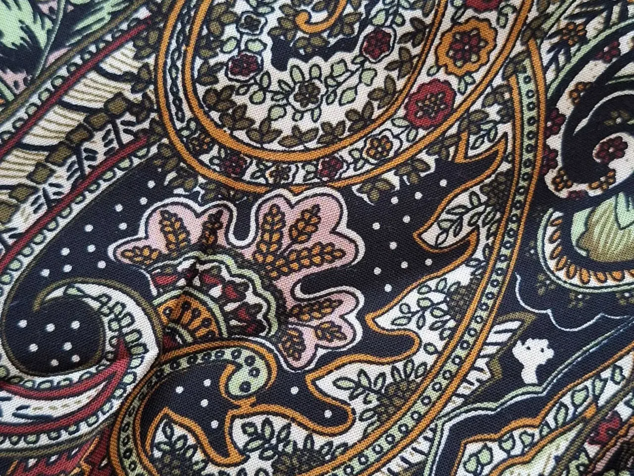 Billede 2 - Viskose med paisley tryk 