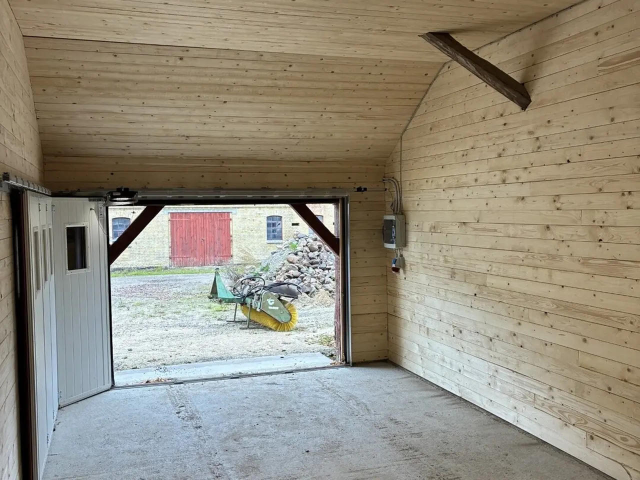 Billede 2 - Vognport depotrum med el og gulvvarme