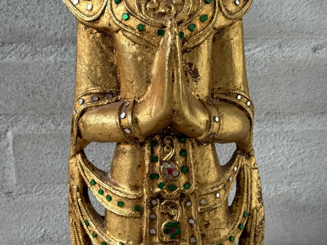 Billede 3 - Smuk 56 cm guld Buddha i massivt træ.