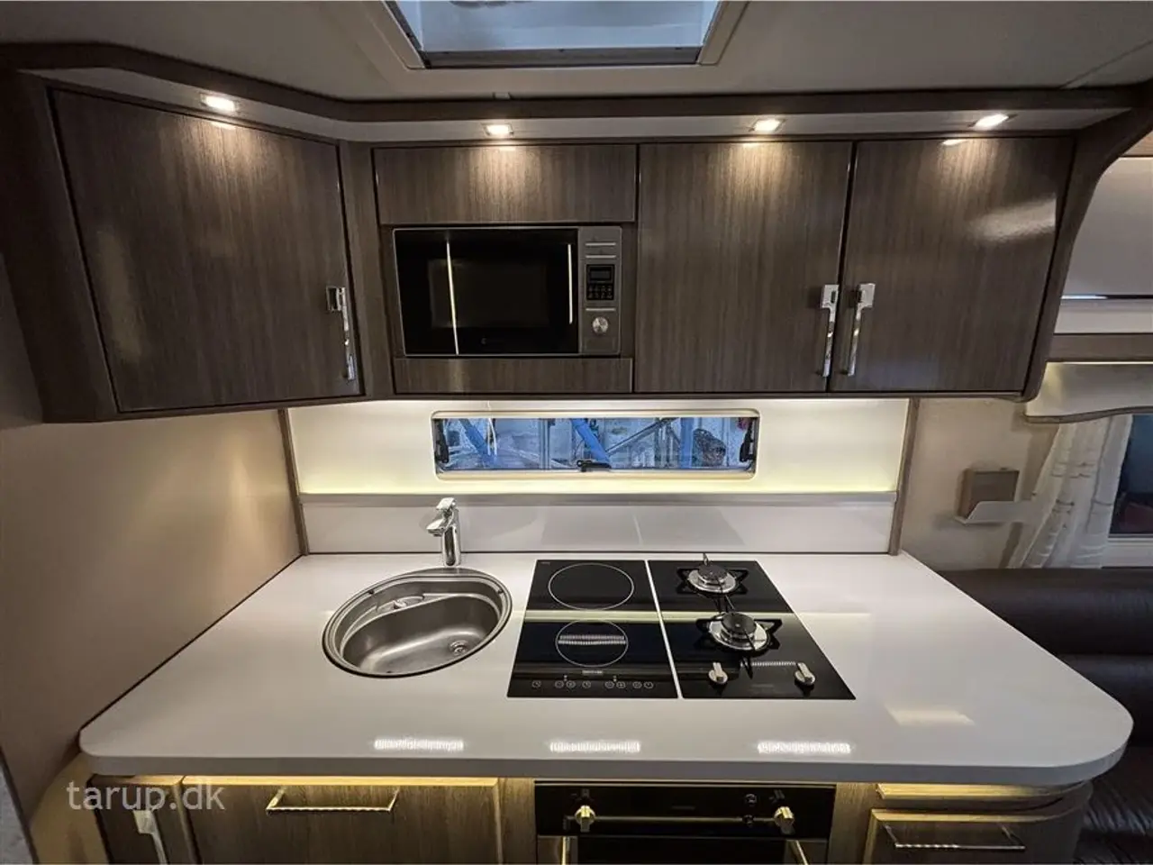 Billede 15 - 2017 - Kabe Imperial 740 TDL-U Isabella Commodore North inkl CarbonX stel, Thule fast monteret markise, Truma mover x4 motor, Dometic Aircon, Centralstøvsuger, Alde Centralvarme
