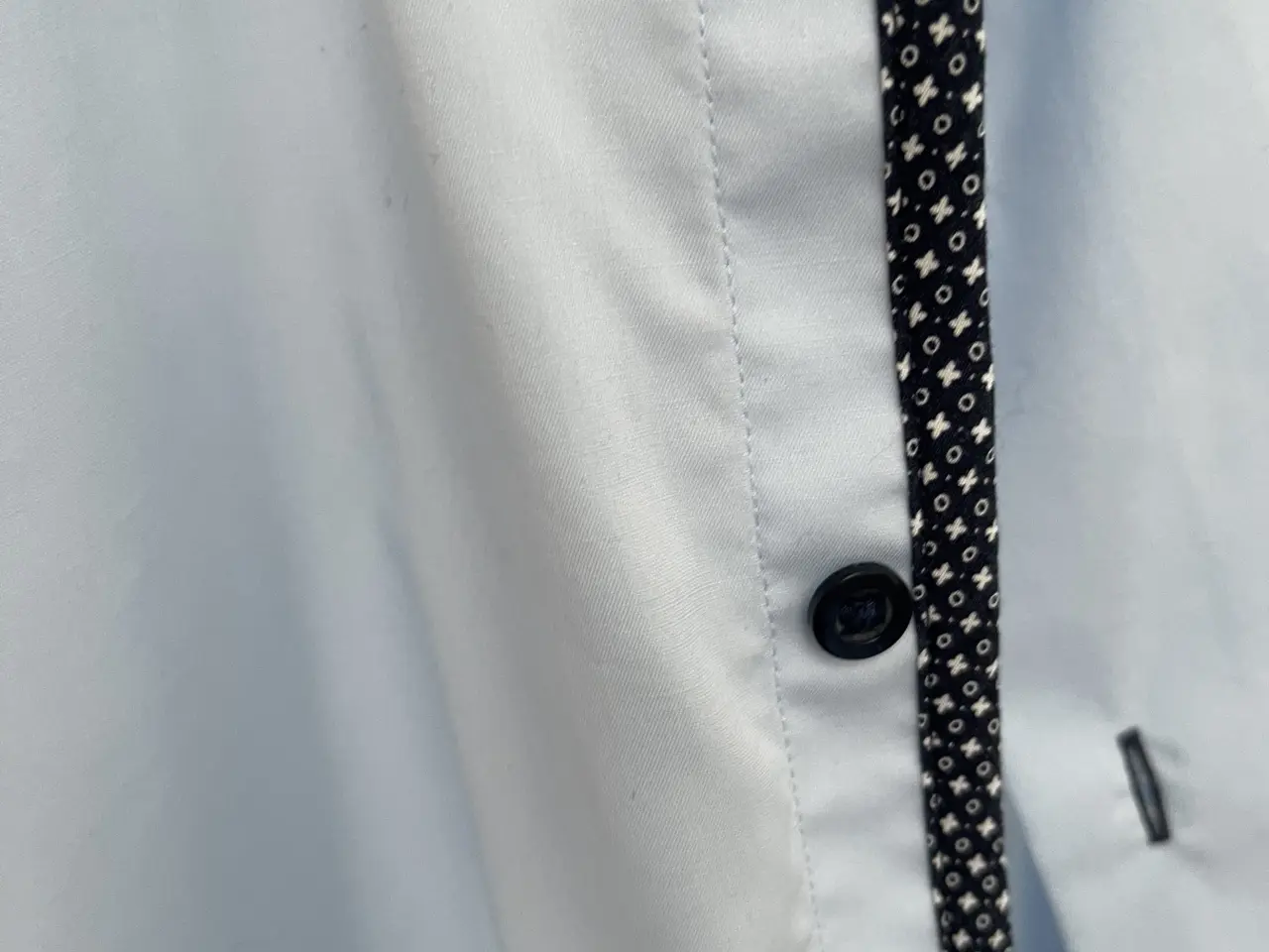 Billede 1 - Pæn lyseblå Eterna skjorte str. 39 - slim fit
