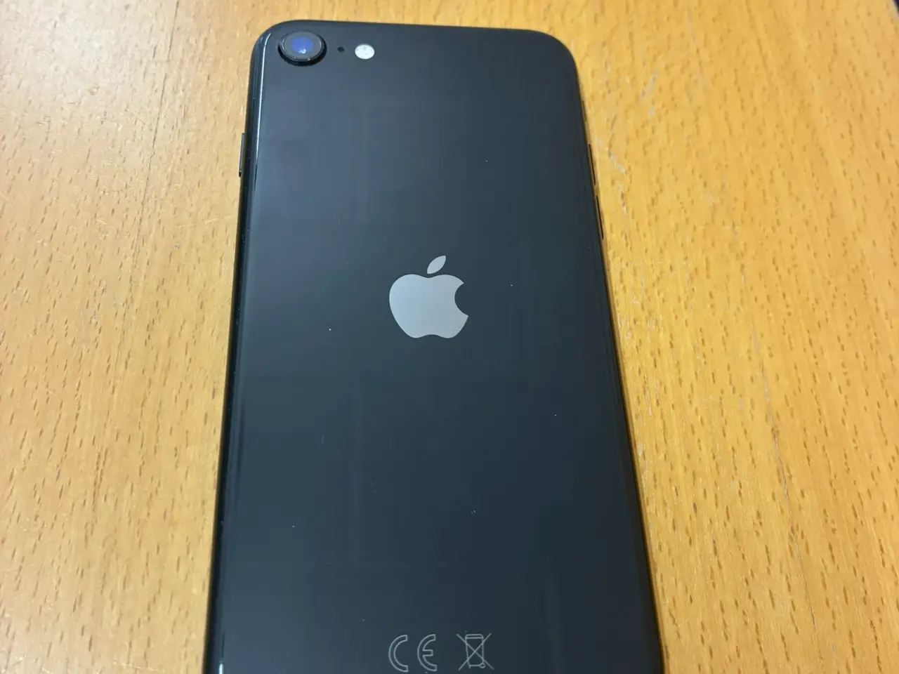 Billede 2 - Fin og velfungerende Iphone SE sælges - 128 GB