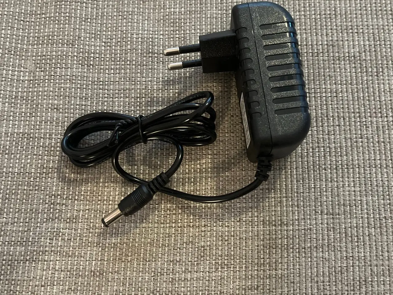 Billede 1 - Strømforsyning 18V 1A, 5,4 mm stik