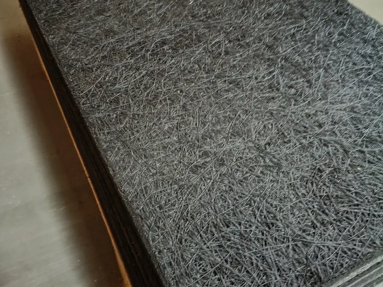 Billede 1 - Troldtekt i sort 140 m2: 8000 kr