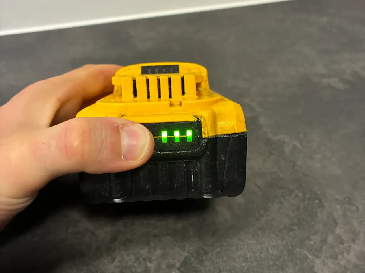 Billede 5 - DeWalt 18V XR 5,0 Ah Batteri