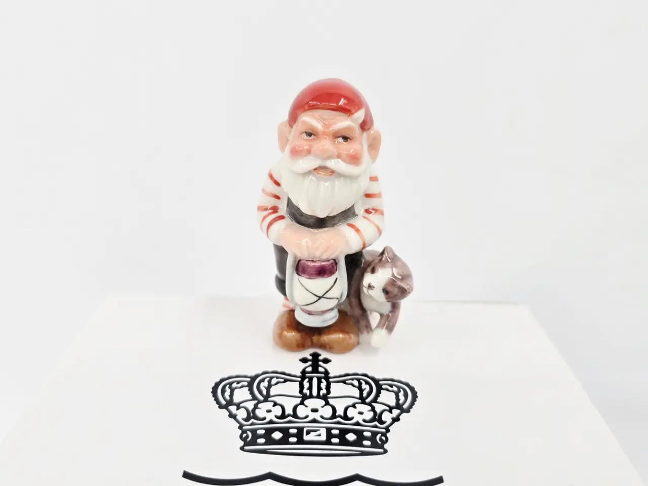 Billede 1 - Royal Copenhagen Pixie Nisse Med Lygte & Kat nr. 760. Sortering 1