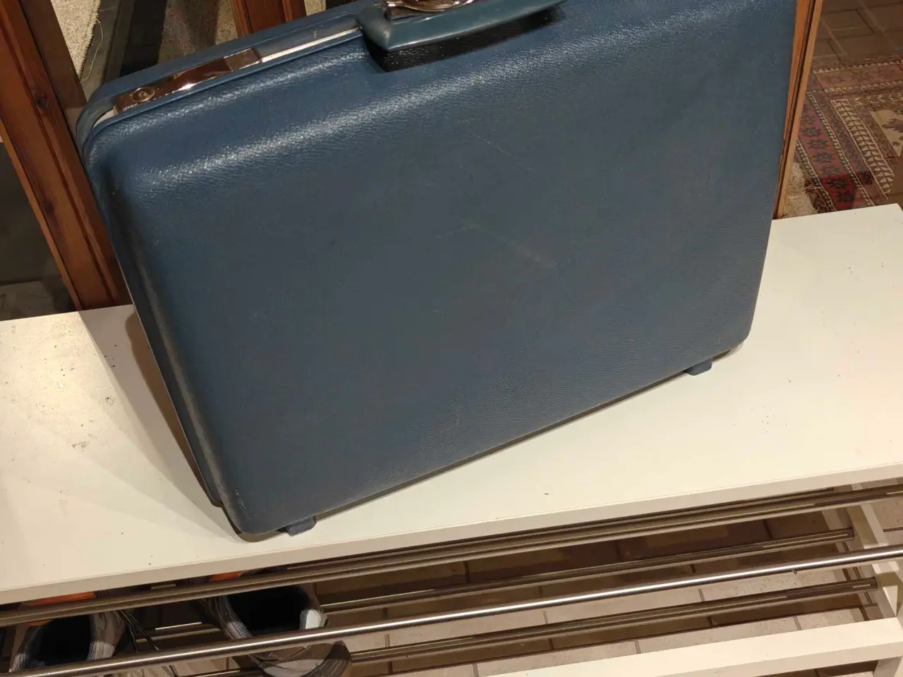 Billede 3 - Lille kuffert. Hard case