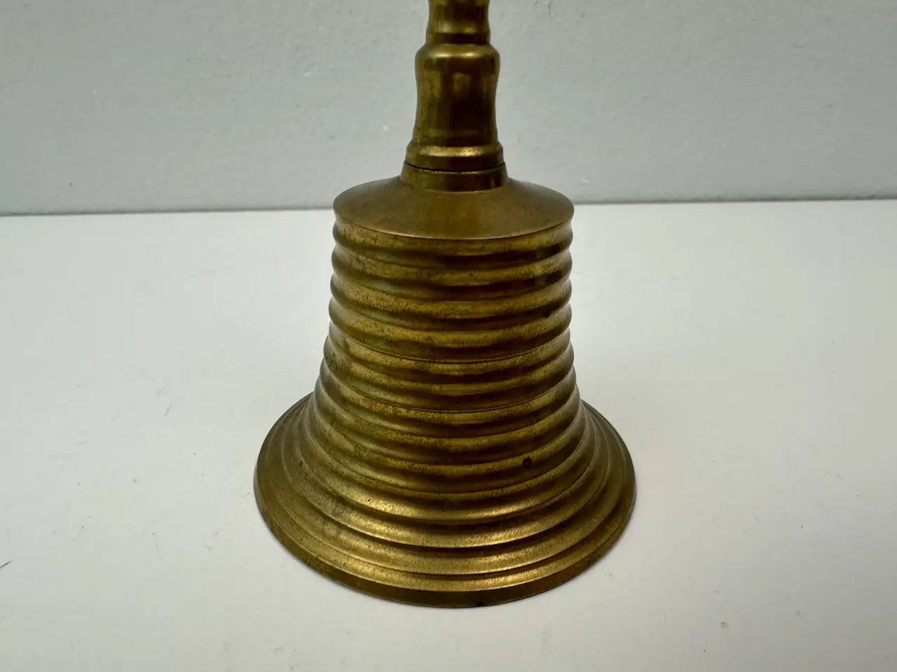Billede 3 - Vintage messing klokke, riflet