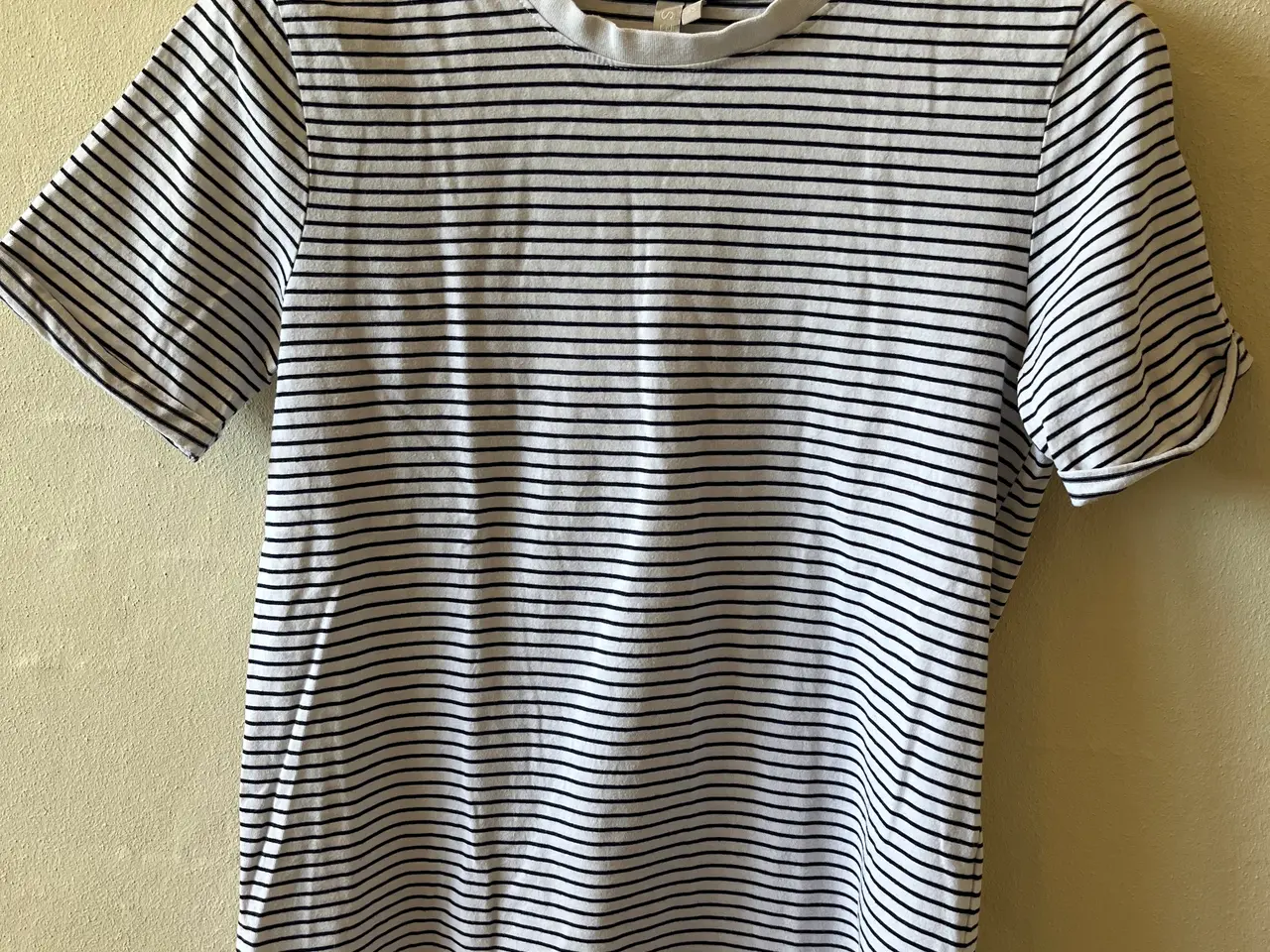 Billede 4 - Forskellige T-shirts til damer/piger i str xs.