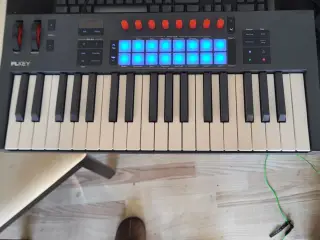 Novation flkey 2 37 tangents midicontroller
