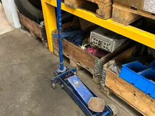 Donkraft AC 2000 kg.
