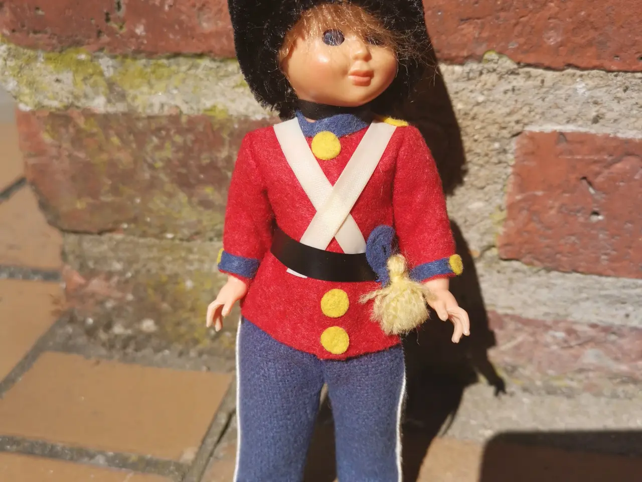 Billede 1 - Kvindelig Garder Figur