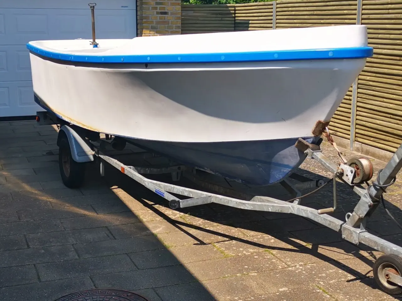 Billede 1 - Jolle med ny indenbords diesel motor 