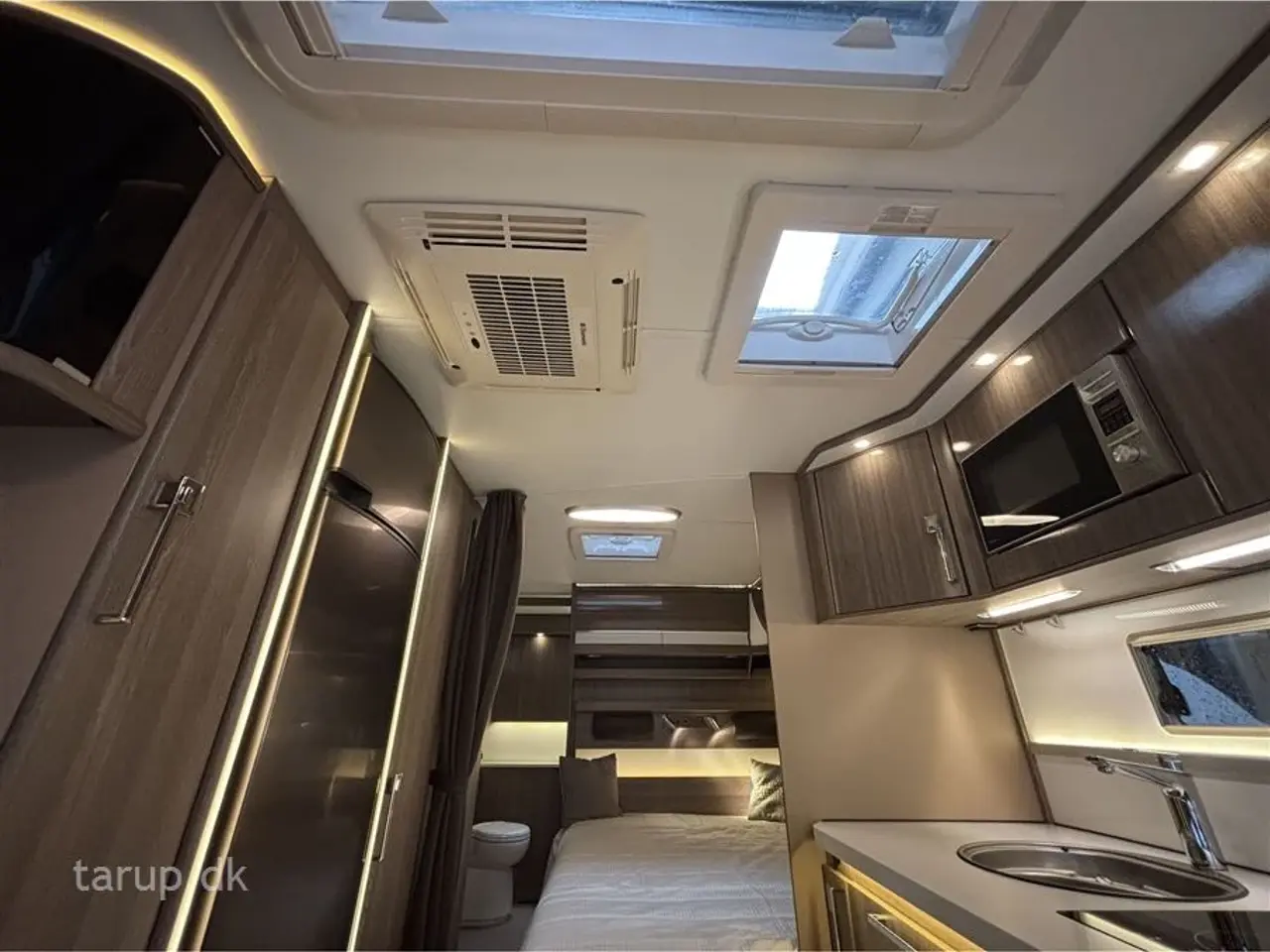 Billede 11 - 2017 - Kabe Imperial 740 TDL-U Isabella Commodore North inkl CarbonX stel, Thule fast monteret markise, Truma mover x4 motor, Dometic Aircon, Centralstøvsuger, Alde Centralvarme