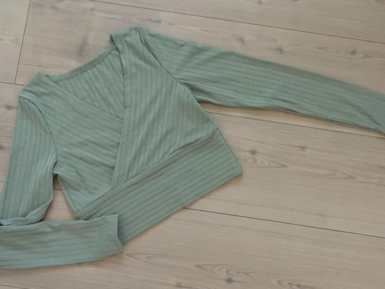 Billede 4 - Top, Bluse , str. 34, Vissengrøn