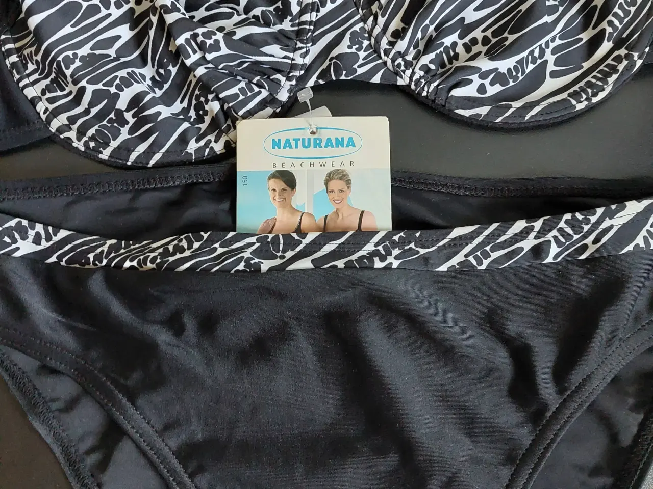 Billede 1 - Ny Bikini fra Nuturana Sort/Hvid