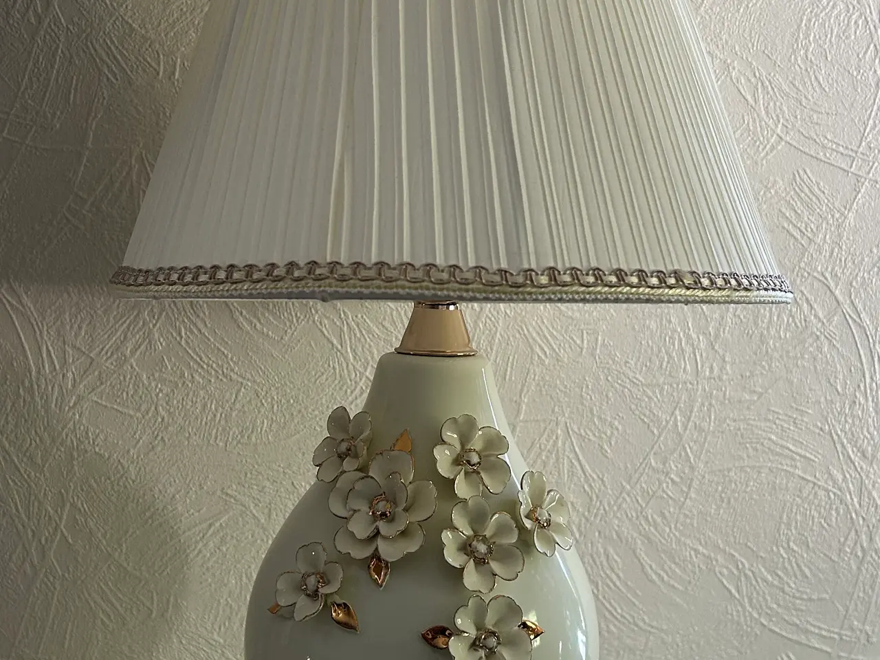 Billede 1 - Magnolia bordlampe