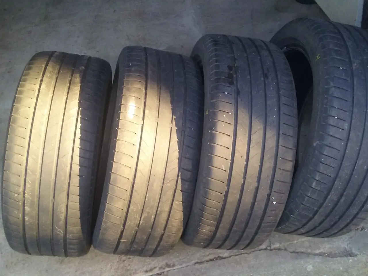 Billede 1 - 4 Bridgestone sommerdæk 225/45R17 ca 5 mm mønster 