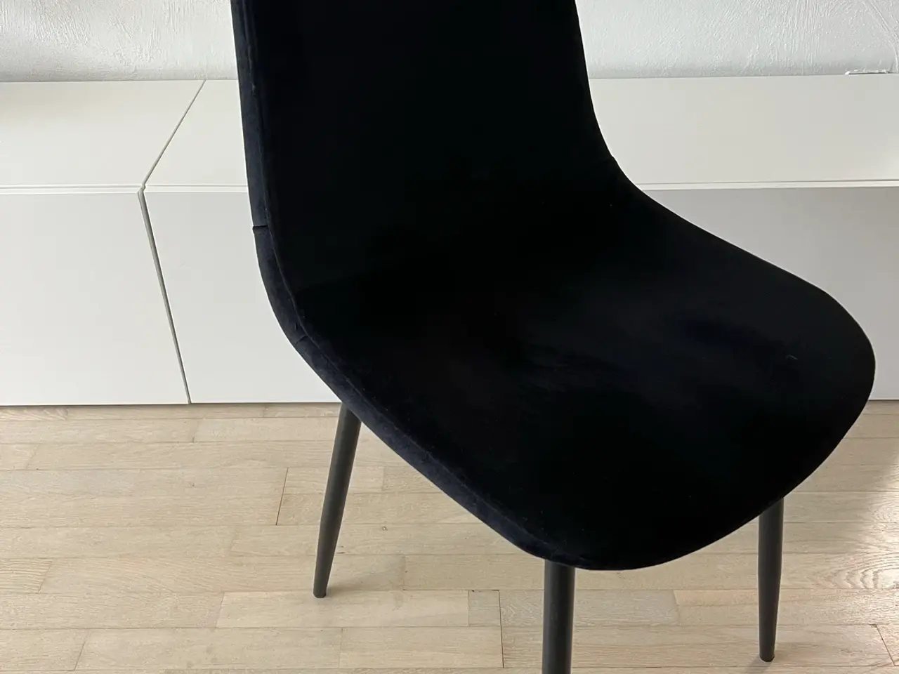 Billede 1 - Sorte velour spisebordsstole
