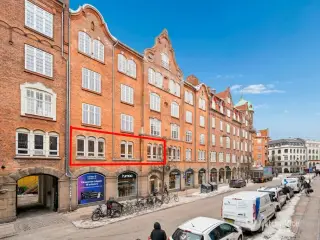 Kontorlokaler i ejendom med elevator i Kbh. K.