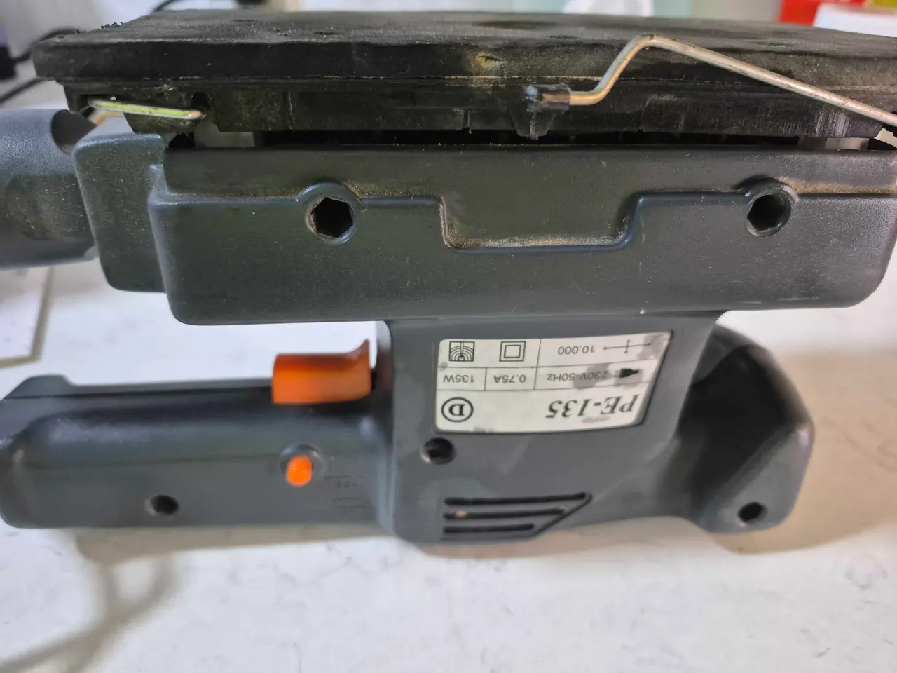 Billede 4 - Rystepudser PE-135 med en effekt på 135W. Den oper