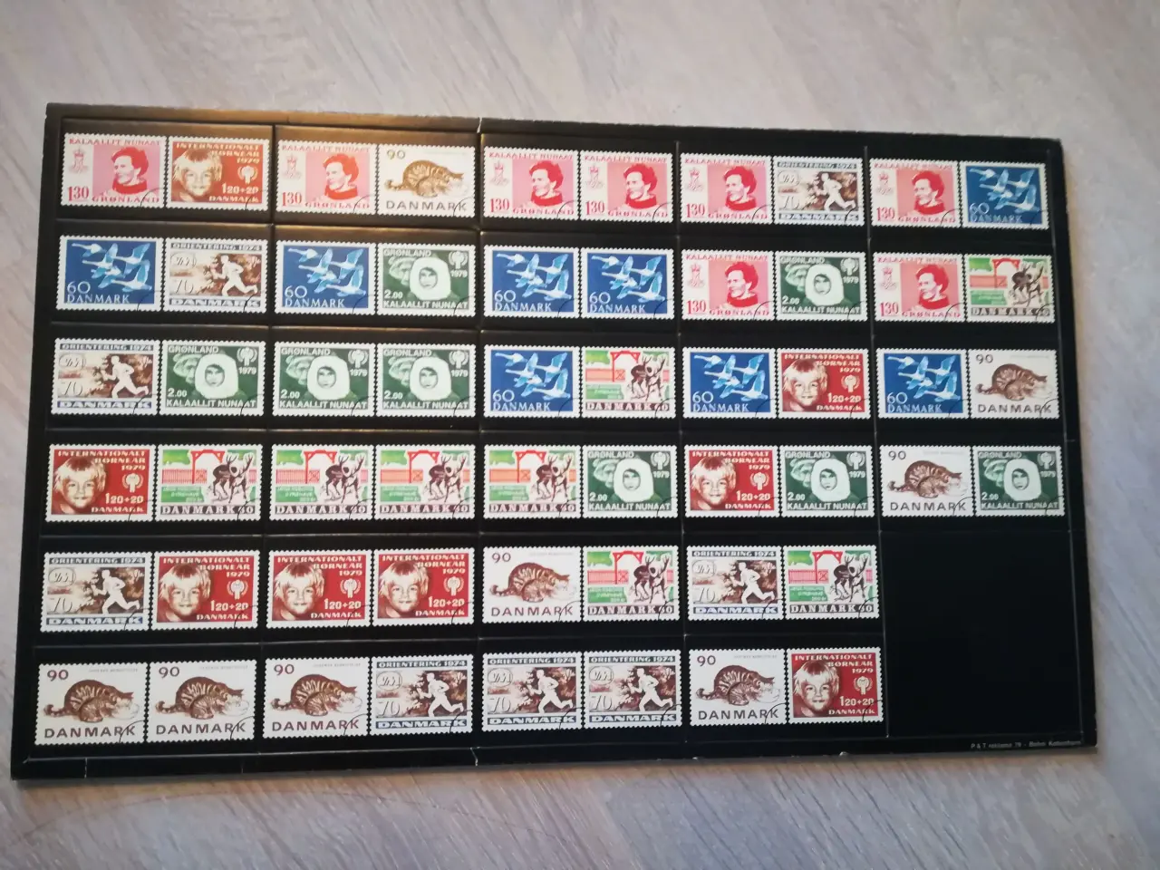 Billede 1 - Ældre Frimærke domino