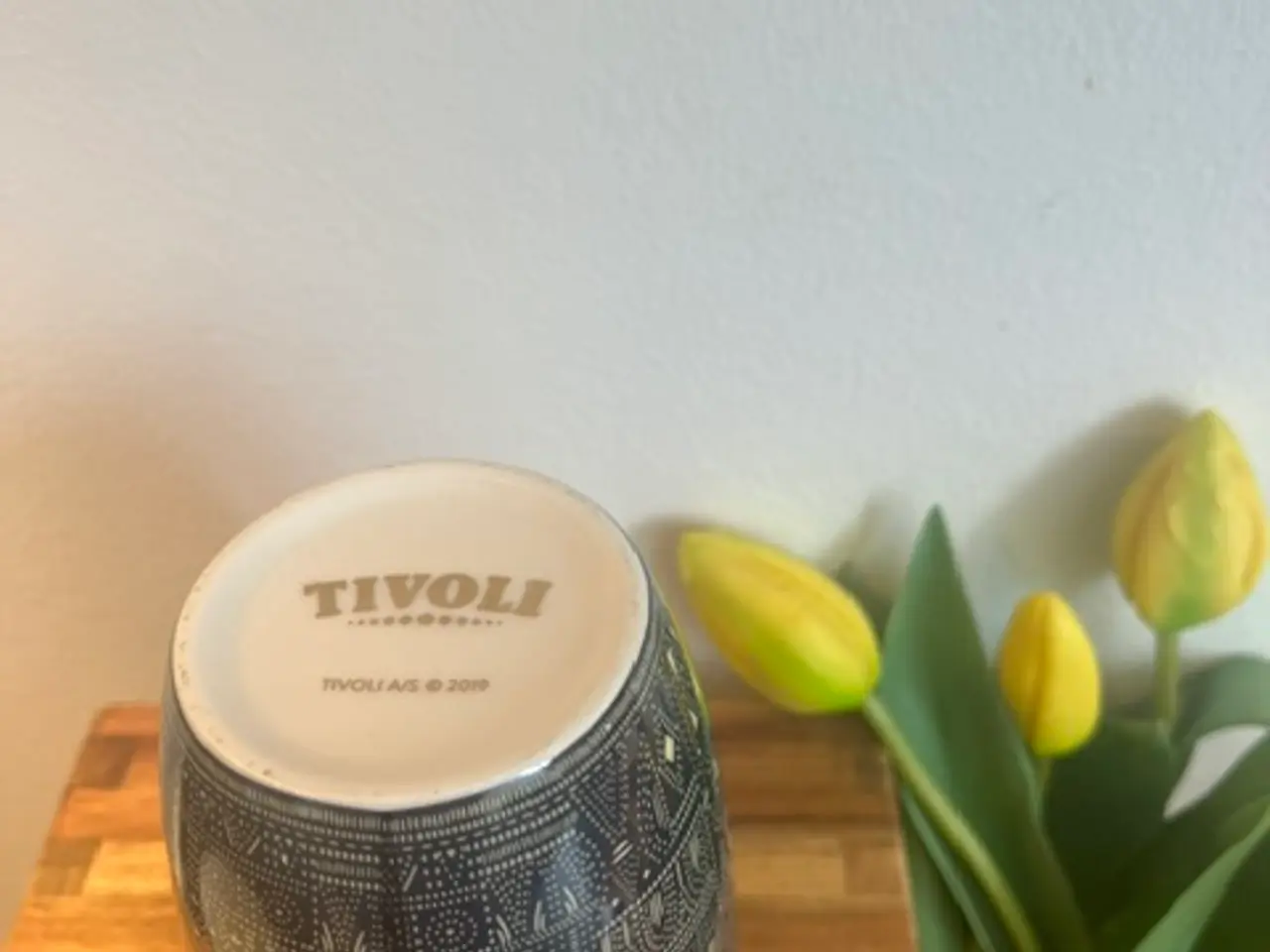 Billede 3 - Smukt "Tivoli By Night" krus (2020)