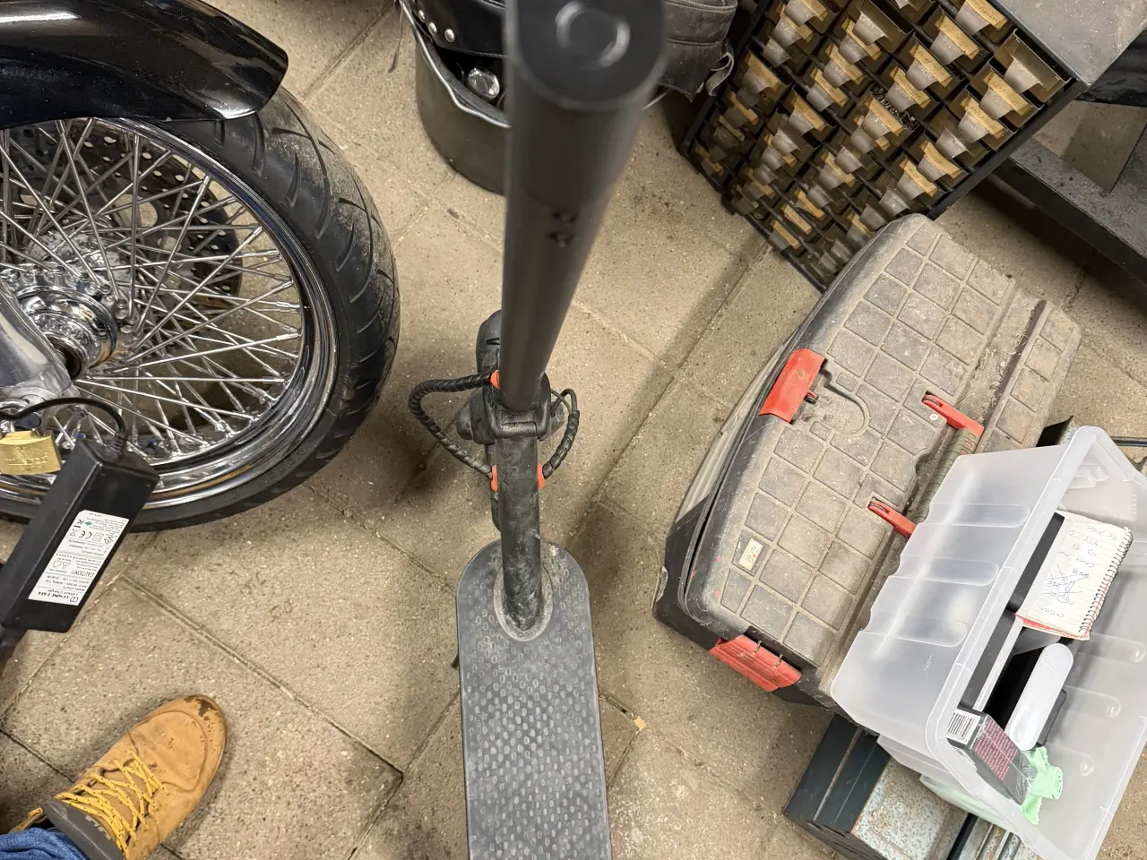 Billede 2 - Elektrisk løbehjul IPX4 sort