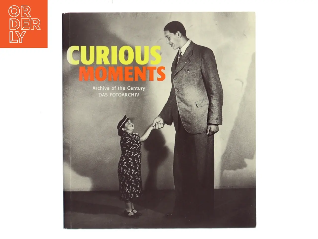 Billede 1 - Curious Moments af Hendrik Neubauer (Bog)